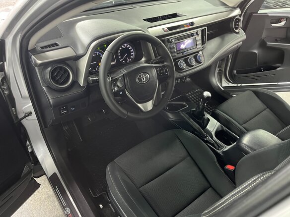 2018 Toyota RAV4 IV (XA40) Рестайлинг, серебристый, 2099000 рублей - вид 10