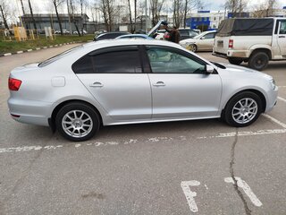 2012 Volkswagen Jetta VI, серебристый, 850000 рублей, вид 3