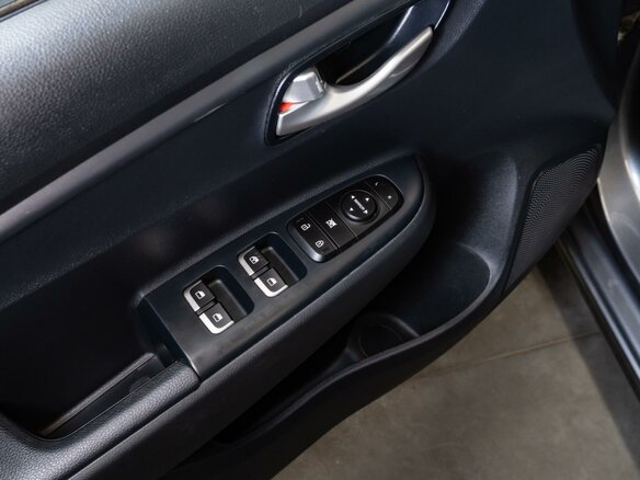 2019 Kia Rio IV, серый, 1520000 рублей - вид 18