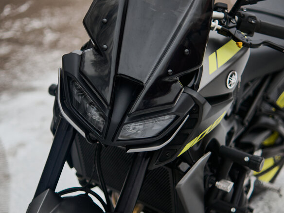 2017 Yamaha MT-09 (FZ-09), серый, 999999 рублей - вид 5