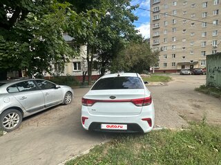 2019 Kia Rio IV, белый, 610000 рублей, вид 5