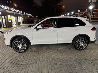 2015 Porsche Cayenne II Рестайлинг (958), белый, 4000000 рублей, вид 5