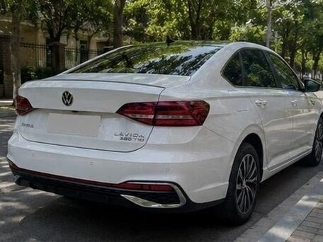 2022 Volkswagen Lavida III Рестайлинг, белый, 1680000 рублей, вид 3