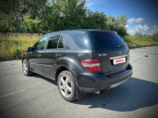 2006 Mercedes-Benz M-Класс 500 II (W164), чёрный, 900000 рублей, вид 2