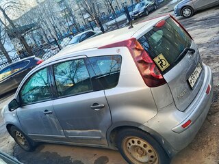 2011 Nissan Note I Рестайлинг, серый, 700000 рублей, вид 4