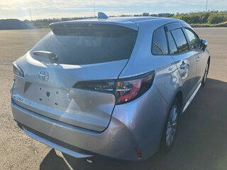2021 Toyota Corolla XII (E210), серебристый, 1900000 рублей, вид 5