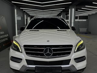2014 Mercedes-Benz M-Класс 400 III (W166), белый, 2000000 рублей, вид 3