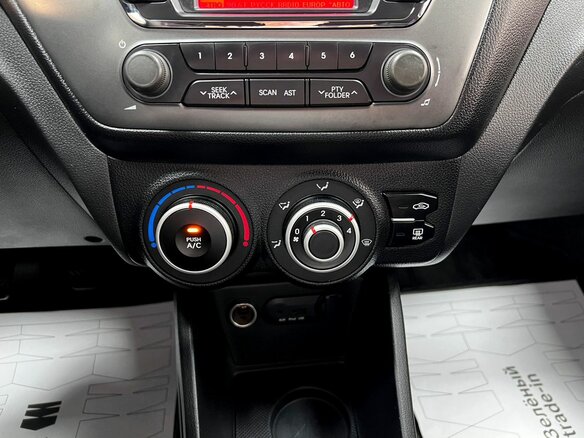 2013 Kia Rio 5-speed III, голубой, 745000 рублей - вид 18