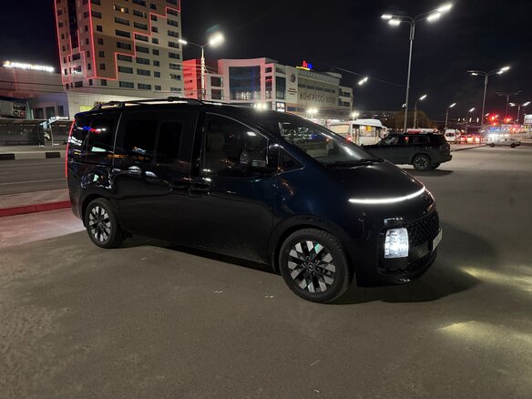 2021 Hyundai Staria I, синий, 5500000 рублей - вид 2
