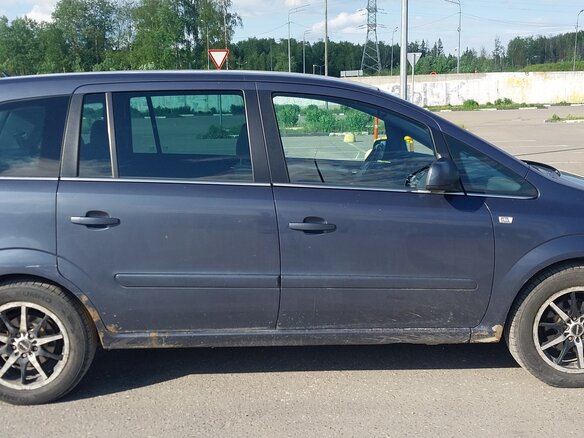 2011 Opel Zafira B Рестайлинг, синий, 517500 рублей - вид 1