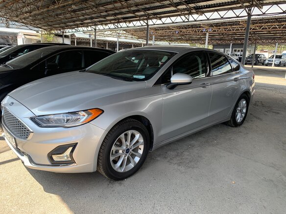 2019 Ford Fusion (North America) II Рестайлинг, серый, 1400000 рублей - вид 3