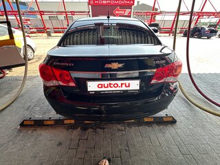 2013 Chevrolet Cruze I Рестайлинг, чёрный, 700000 рублей, вид 3