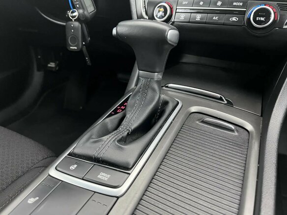 2018 Kia Optima IV Рестайлинг, синий, 1486000 рублей - вид 27