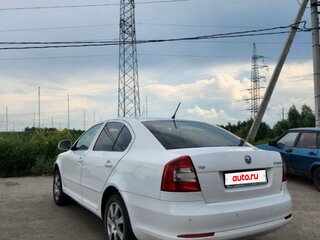 2012 Skoda Octavia II (A5) Рестайлинг, белый, 750000 рублей, вид 4