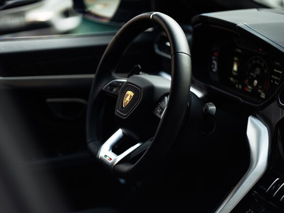 2024 Lamborghini Urus S I Рестайлинг, серебристый, 33000000 рублей - вид 14