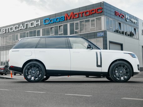 2024 Land Rover Range Rover P400 MHEV Long V, белый, 17990000 рублей, вид 4