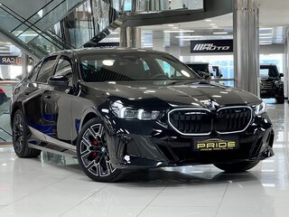 2025 BMW 5 серии 530i xDrive VIII (G60/G61/G68), чёрный, 9300000 рублей, вид 3