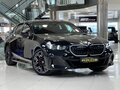 2025 BMW 5 серии 530i xDrive VIII (G60/G61/G68), чёрный, 9300000 рублей - вид 3