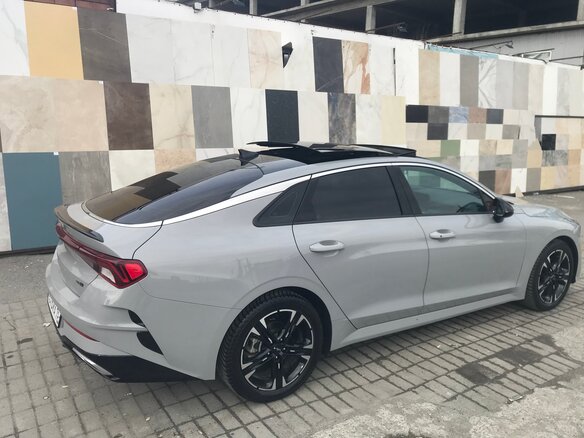 2021 Kia K5 III, серый, 2950000 рублей - вид 3