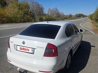 2012 Skoda Octavia II (A5) Рестайлинг, белый, 900000 рублей, вид 3