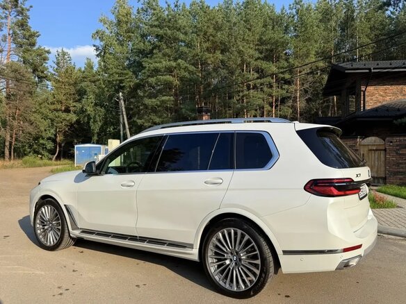 2023 BMW X7 40d I (G07) Рестайлинг, белый, 12900000 рублей - вид 3