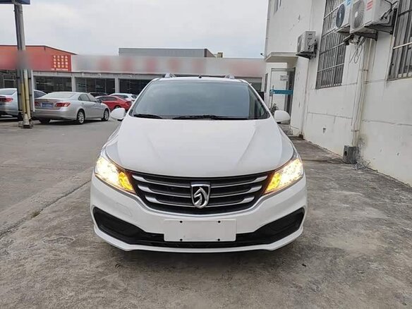 2020 Baojun 310 I, белый - вид 1