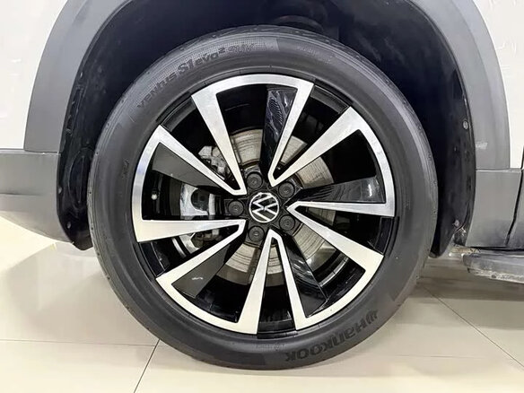 2023 Volkswagen Tharu I, белый, 1500000 рублей - вид 9