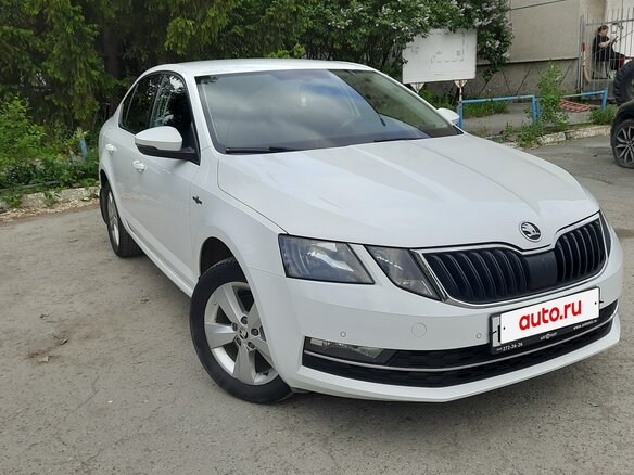 2019 Skoda Octavia III (A7) Рестайлинг, белый, 2105000 рублей - вид 1