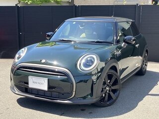 2022 Mini Hatch Cooper III (F55/F56) Рестайлинг 2, чёрный, 2127999 рублей, вид 2