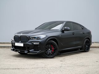2021 BMW X6 40i III (G06), чёрный, 7480000 рублей, вид 2