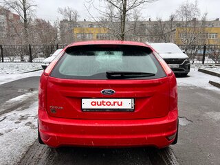 2011 Ford Focus II Рестайлинг, красный, 857000 рублей, вид 4
