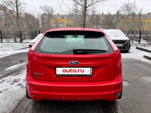 2011 Ford Focus II Рестайлинг, красный, 857000 рублей - вид 3