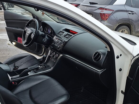 2011 Mazda 6 II (GH) Рестайлинг, белый, 990000 рублей - вид 9
