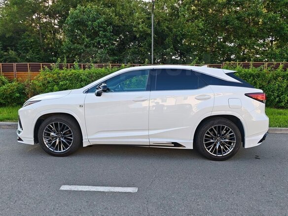 2020 Lexus RX 300 IV Рестайлинг, белый, 5250000 рублей - вид 3