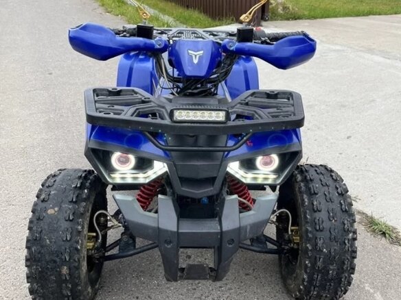 2022 Avantis Hunter 8, синий, 75000 рублей