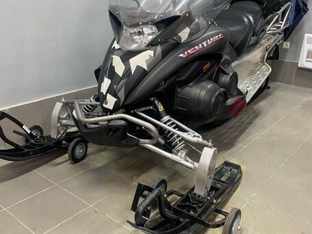 2013 Yamaha Venture, серебристый, 900000 рублей, вид 1