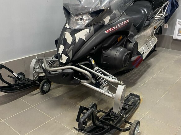 2013 Yamaha Venture, серебристый, 900000 рублей