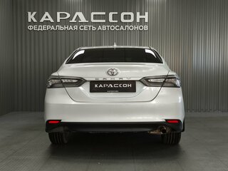 2021 Toyota Camry VIII (XV70) Рестайлинг, белый, 1799000 рублей, вид 4