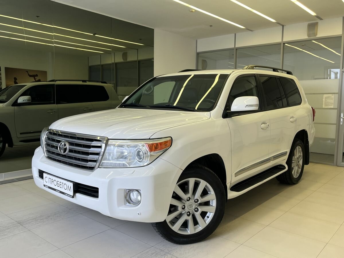Открыть фотографии: Toyota Land Cruiser 200 Series Рестайлинг 1