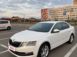 2018 Skoda Octavia III (A7) Рестайлинг, белый, 1700000 рублей, вид 2