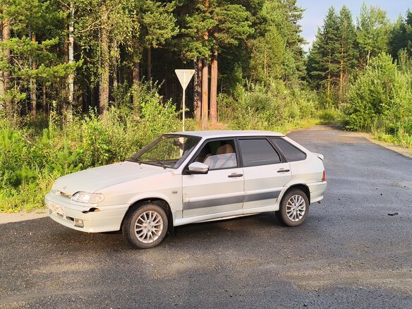 2004 Lada (ВАЗ) 2114, серебристый, 140000 рублей - вид 4