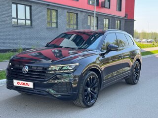 2019 Volkswagen Touareg III, чёрный, 4600000 рублей, вид 1