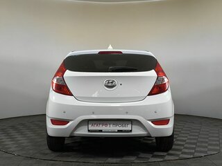 2012 Hyundai Solaris I, белый, 700000 рублей, вид 5