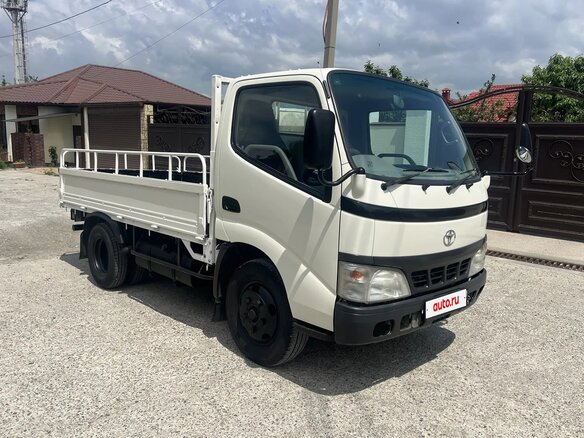2004 Toyota Dyna, белый, 1450000 рублей - вид 1
