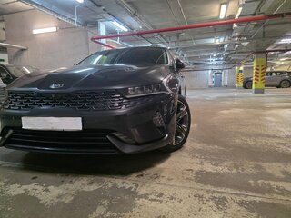 2020 Kia K5 III, чёрный, 2050000 рублей, вид 1