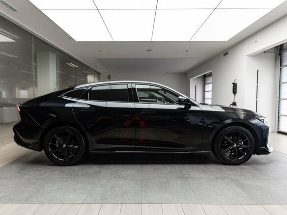 2025 Changan UNI-V I, чёрный, 3359900 рублей