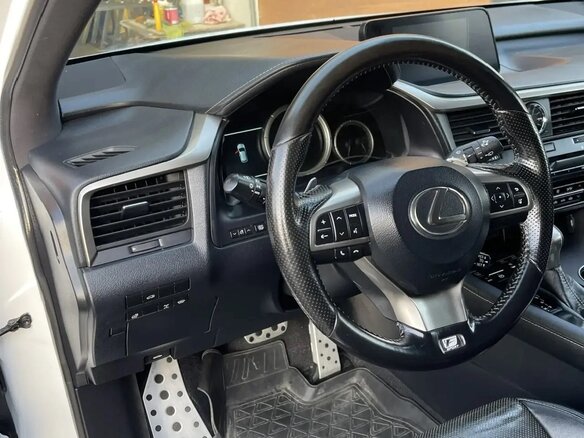2017 Lexus RX 200t IV, белый, 3799999 рублей - вид 9