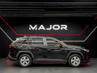 2025 Toyota RAV4 V (XA50), чёрный, 3870000 рублей, вид 4