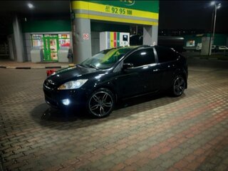 2010 Ford Focus II Рестайлинг, чёрный, 610000 рублей, вид 1