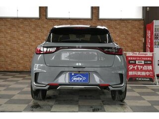 2025 Lexus LBX, серый, 3220005 рублей, вид 4
